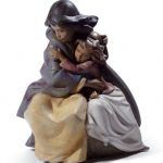 Фарфоровая статуэтка Сестринская любовь